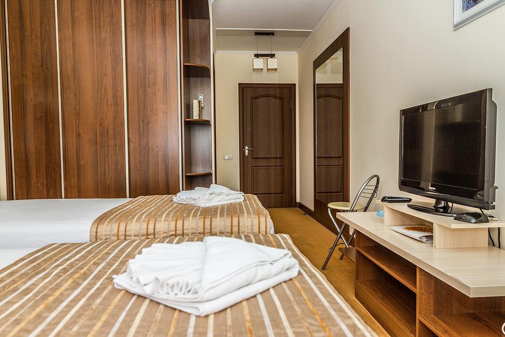 7 Sky Hotel Klinicheskaya Street Kyiv Exterior foto