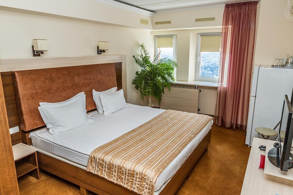 7 Sky Hotel Klinicheskaya Street Kyiv Exterior foto