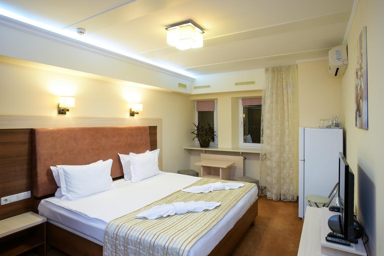 7 Sky Hotel Klinicheskaya Street Kyiv Exterior foto