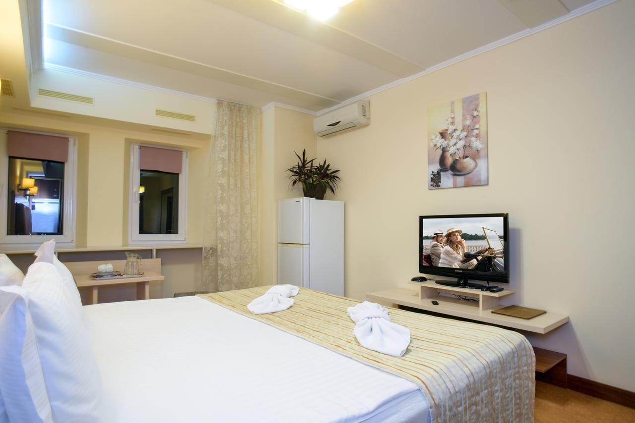 7 Sky Hotel Klinicheskaya Street Kyiv Exterior foto