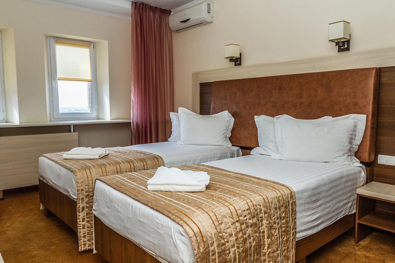 7 Sky Hotel Klinicheskaya Street Kyiv Exterior foto