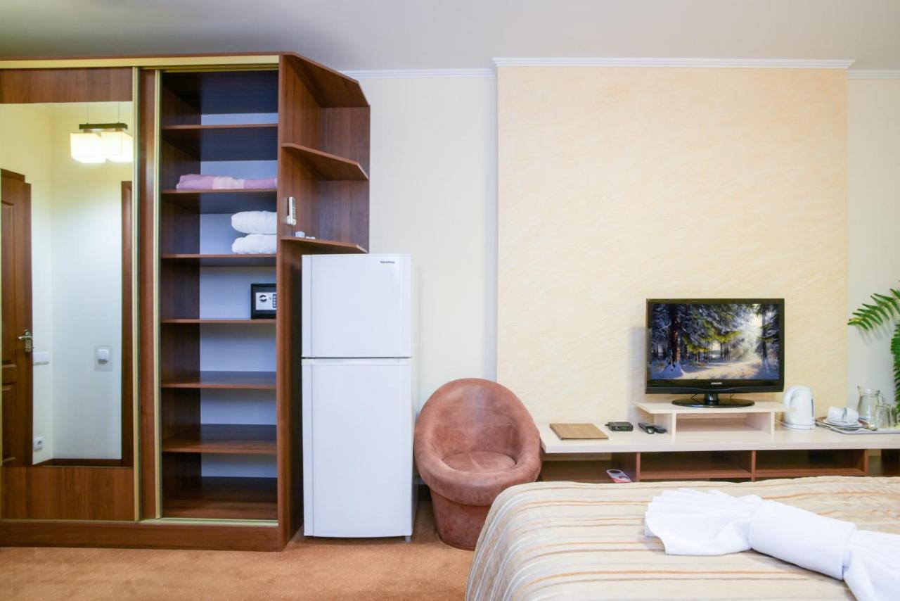 7 Sky Hotel Klinicheskaya Street Kyiv Exterior foto