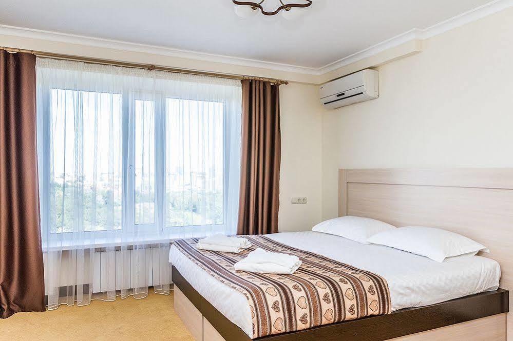 7 Sky Hotel Klinicheskaya Street Kyiv Exterior foto