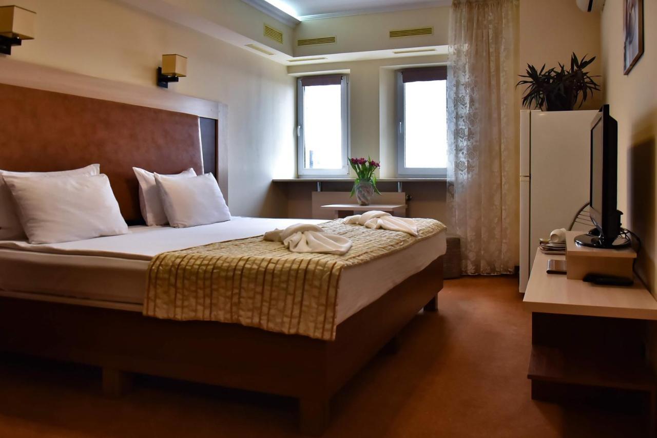7 Sky Hotel Klinicheskaya Street Kyiv Exterior foto